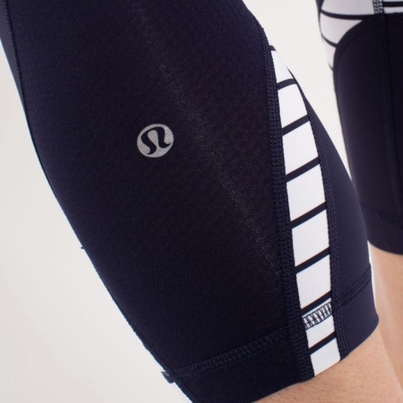 LULULEMON Run: Inspire Crop II Deep Indigo / Wide Bold Stripe Leggings Size 4 - Picture 6 of 15